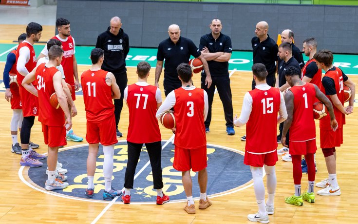 Националният отбор започна лагера в Ботевград с ново лице и кадрови проблеми (видео + снимки)