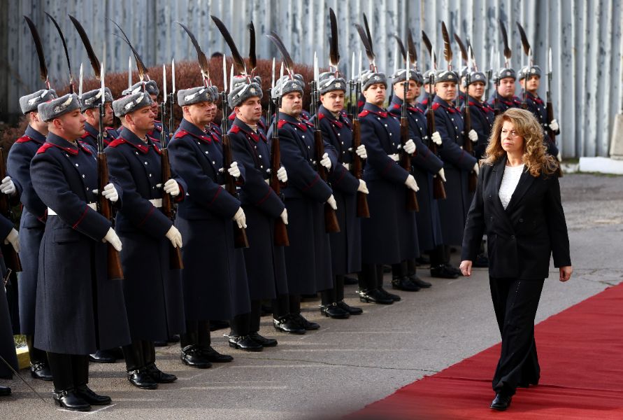 <p>Илияна Йотова присъства на годишната конференция на началника на отбраната.</p>
