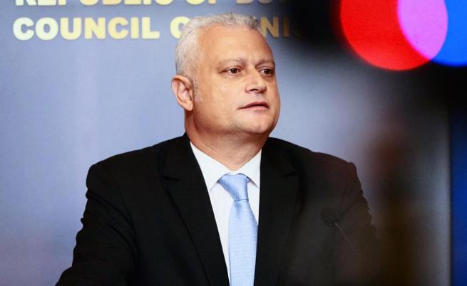 Оказван ли е натиск в разследването на „Петрохан“ и „Околчица“: Проверяват действията на министър Емил  Дечев