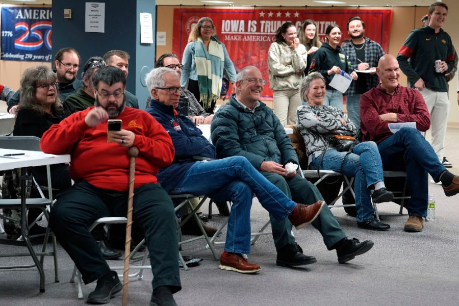 <p>Президентът на САЩ Доналд Тръмп се похвали в обръщението си &bdquo;За състоянието на Съюза&ldquo;, че е предизвикал бум на работните места и производството в страната, като същевременно налага нов световен ред в чужбина &ndash; с надеждата, че представянето на дълъг списък с постижения може да противодейства на спада на рейтинга му, предаде Асошиейтед Прес.</p>