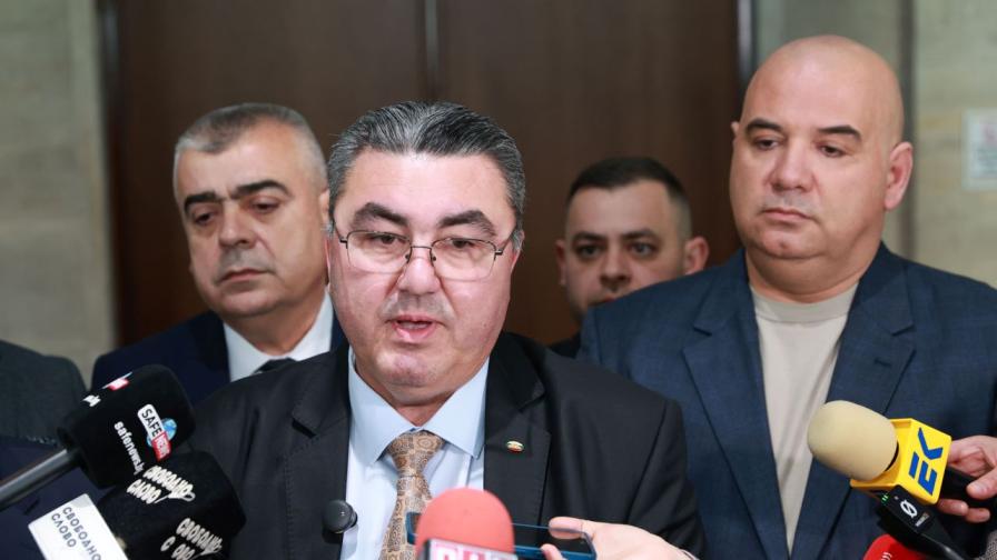 <p>АПС ще сезира Конституционния съд заради промените в ИК</p>