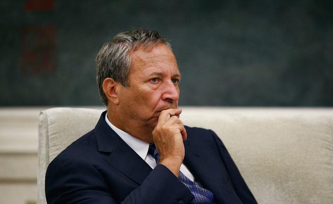 Скандалът с Епстийн застигна звездата на „Харвард“ Лари Съмърс