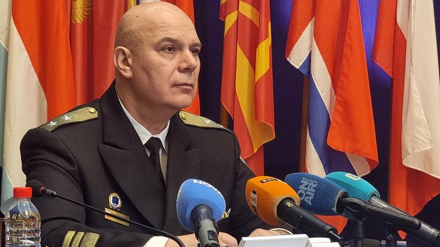 Контраадмирал Кирил Михайлов