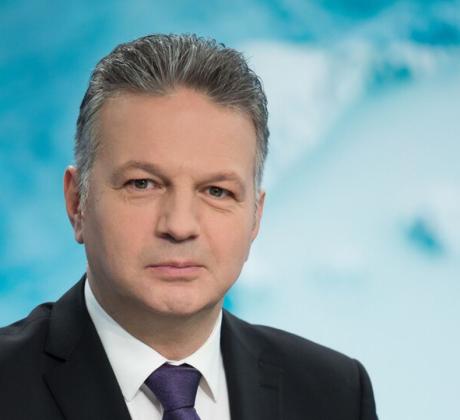Един от най разпознаваемите и уважавани телевизионни журналисти у нас