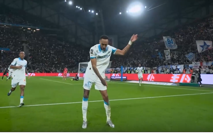 Възрастта е само цифра - Обамеянг разплака Лион в зрелище