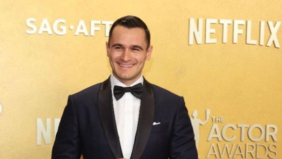 Юлиан Костов гледа от първи ред Актьорските награди на САЩ