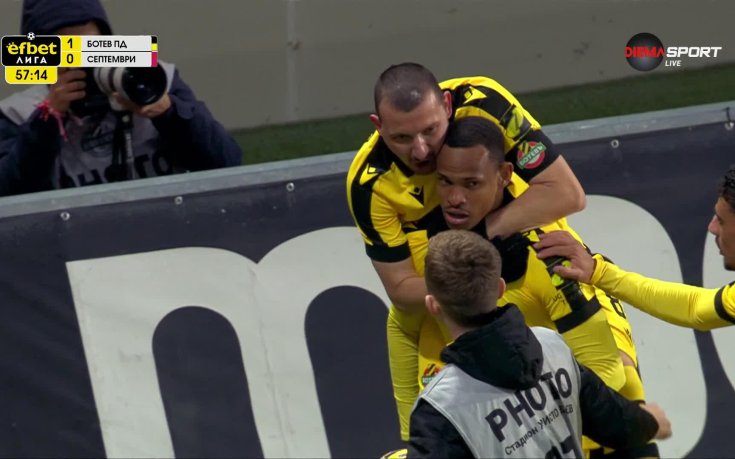 Маскоте откри за Ботев Пд след груба грешка на Бауренски
