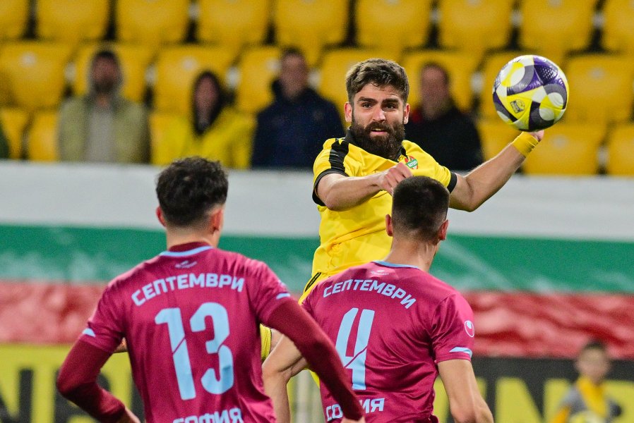 Ботев Пловдив Септември София1