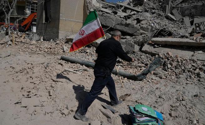 Изповед от сърцето на Иран: Между заплахите на режима и чакането на „великия момент“