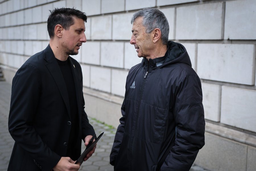 Михаил Александров1