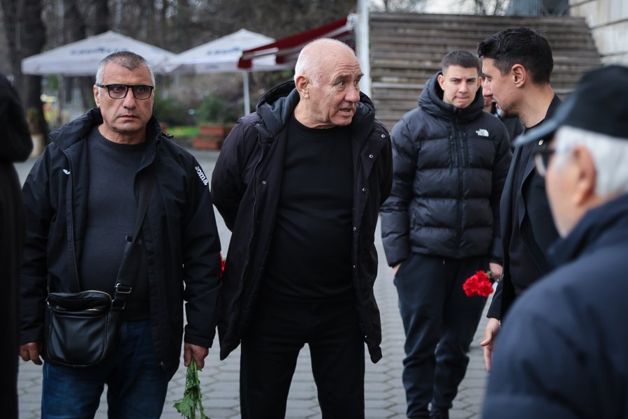 Поклонение на Георги Велинов1