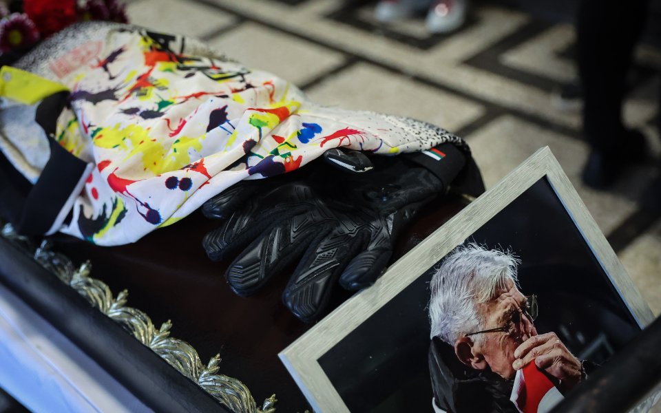 Поклонение на Георги Велинов