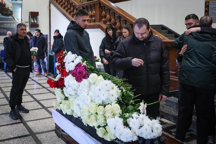 Поклонение на Георги Велинов1