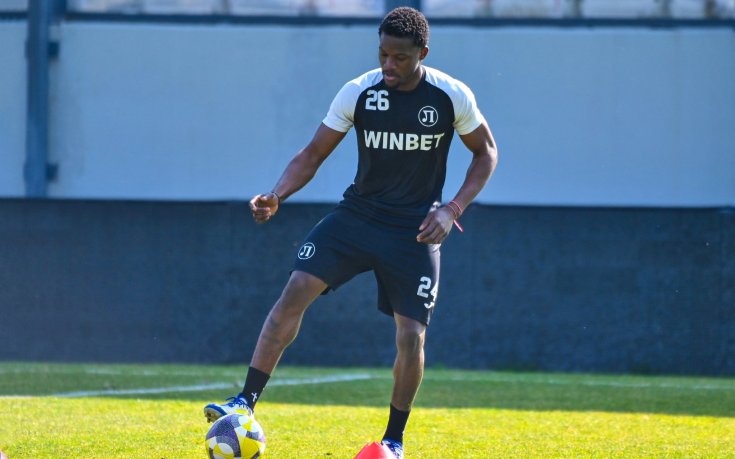 Играч на Локо Пд продължава с индивидуалните занимания