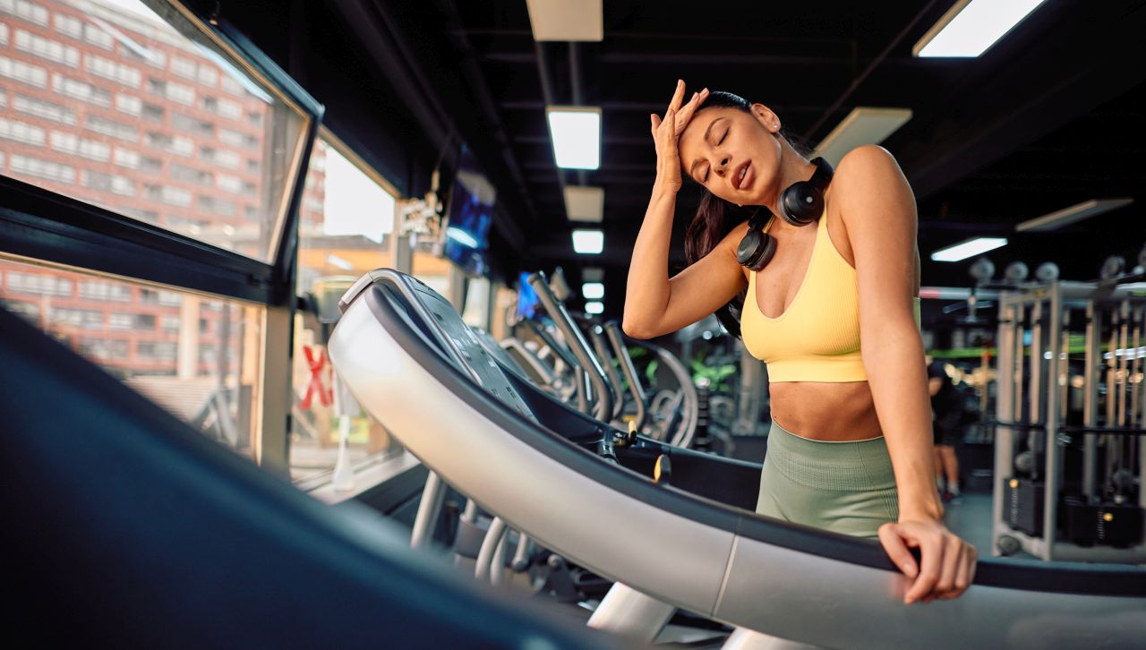 Главоболие след фитнес: Защо тренировката ни разболява и кога става опасно?