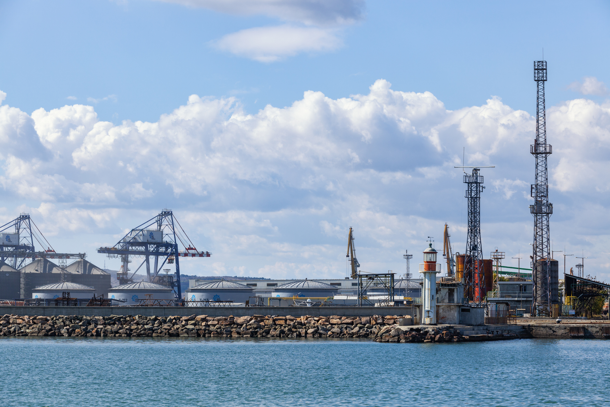 България разполага с над 1 млн. тона петролни запаси