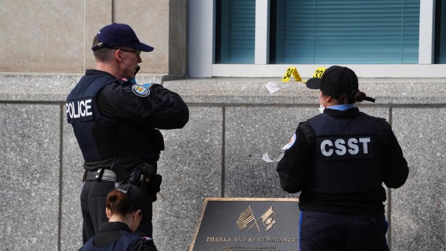 <p>Въоръжени атакуваха мисия на САЩ в Канада</p>