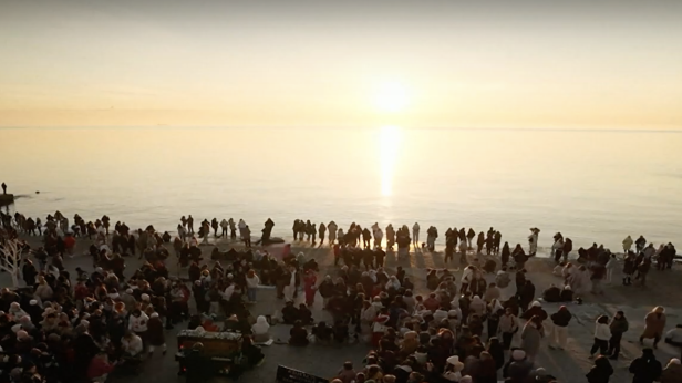 Одеса посреща изгрева с пиано