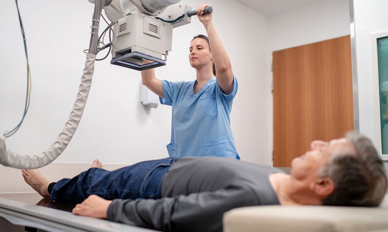 <p><strong>Рентгенови лъчи</strong></p>

<p>Малко вероятно е излагането на единична рентгенова снимка или други видове образна диагностика да бъде вредно. От друга страна, високите нива на излагане могат да увеличат риска от развитие на рак.</p>