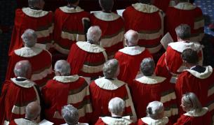 Великобритания слага край на вековна традиция във властта