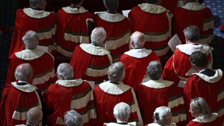 Великобритания слага край на вековна традиция във властта