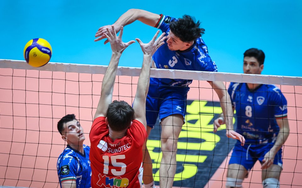 Левски разби ЦСКА за 12-а поредна победа