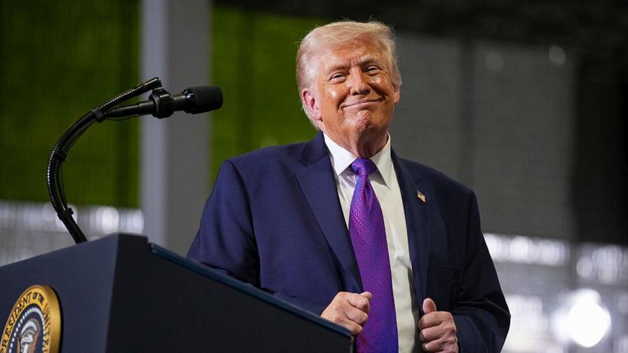 „Имаме ли лекар в залата?“: Доналд Тръмп прекъсна речта си, за да спаси припаднала жена