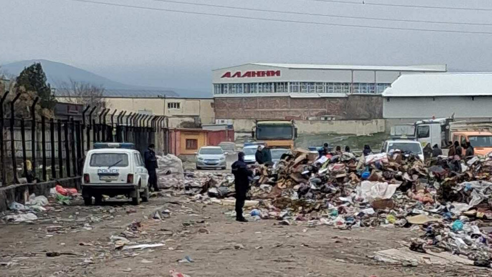 Откриха тяло на бебе на сметище в Сливен