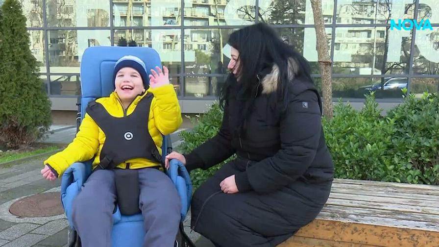 Да помогнем на Ники: 9-годишно дете от Варна има спешна нужда от средства, за да проходи отново
