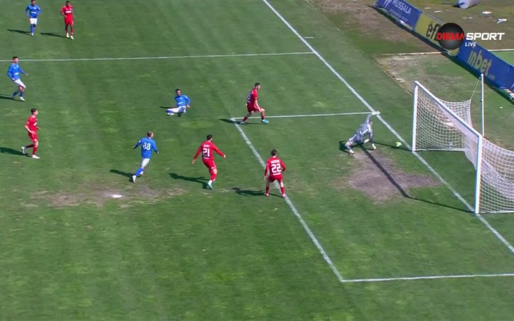 Изстрел на Цветелин Чунчуков срещна гредата на ЦСКА 1948