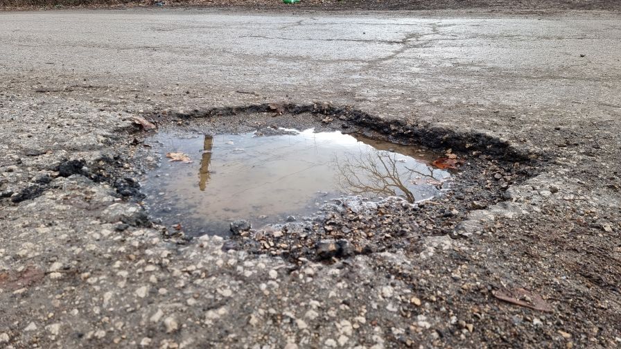 Протест блокира движението по главния път Е79 между Монтана и Враца