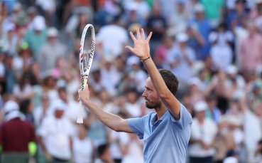 Медведев детронира световния номер 1 и ще спори със Синер във финала на Индиън Уелс