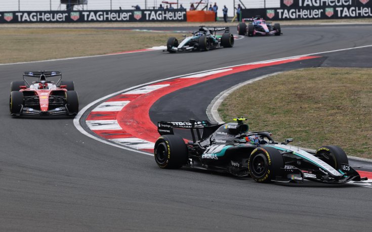 НА ЖИВО: Гран При на Китай във Формула 1, Антонели води пред Ръсел