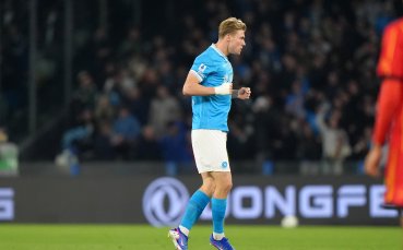 Наполи откупува Расмус Хойлунд