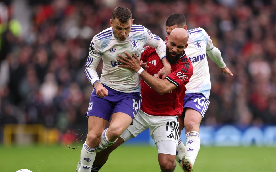 НА ЖИВО: Юнайтед 0:0 Астън Вила, решаващо спасяване на Мартинес