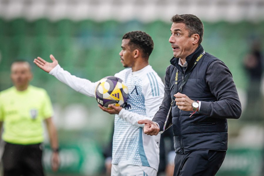 Берое Левски1