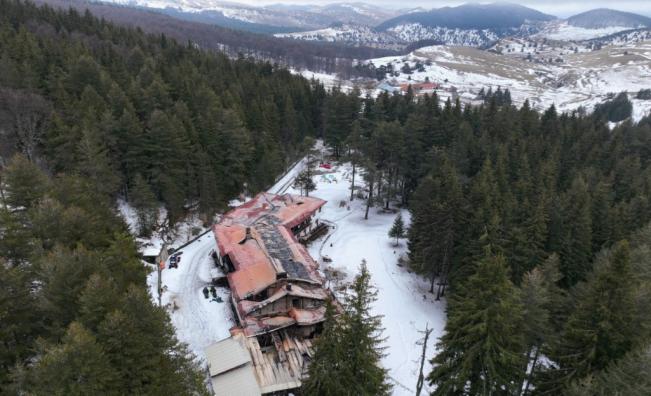 Изгасиха димящи пелети в хижа „Петрохан”