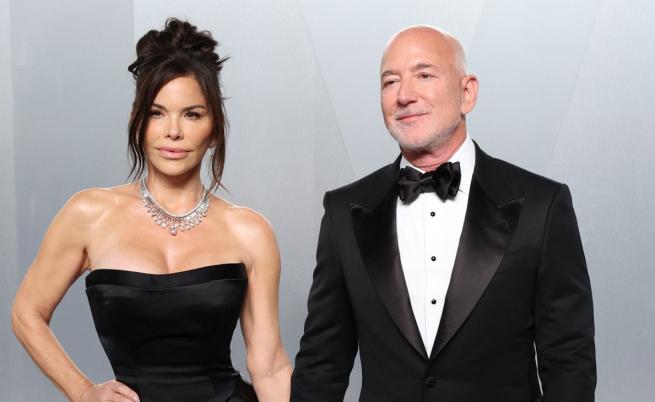 На партито след Оскарите: Лорън Санчес избута Джеф Безос, за да се снима сама