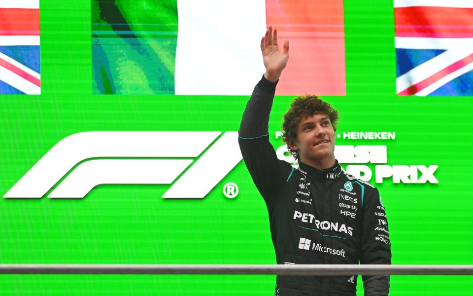 Кими Антонели призна, че бавните стартове остават проблем за Мерцедес