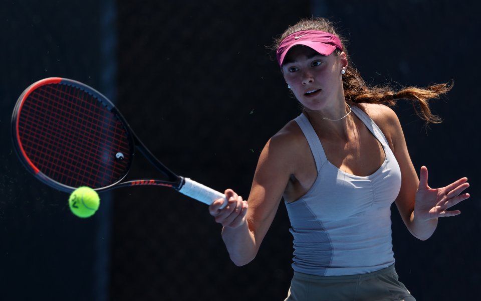 Зашеметяваща красавица се завърна и всички гледат този спорт (видео)