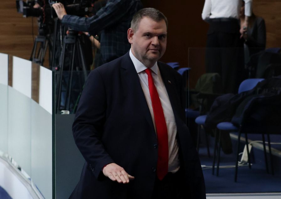 "ДПС - Ново начало" регистрира листите си с кандидати за народни представители