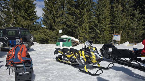 Мотоциклети и моторни шейни в нарушение