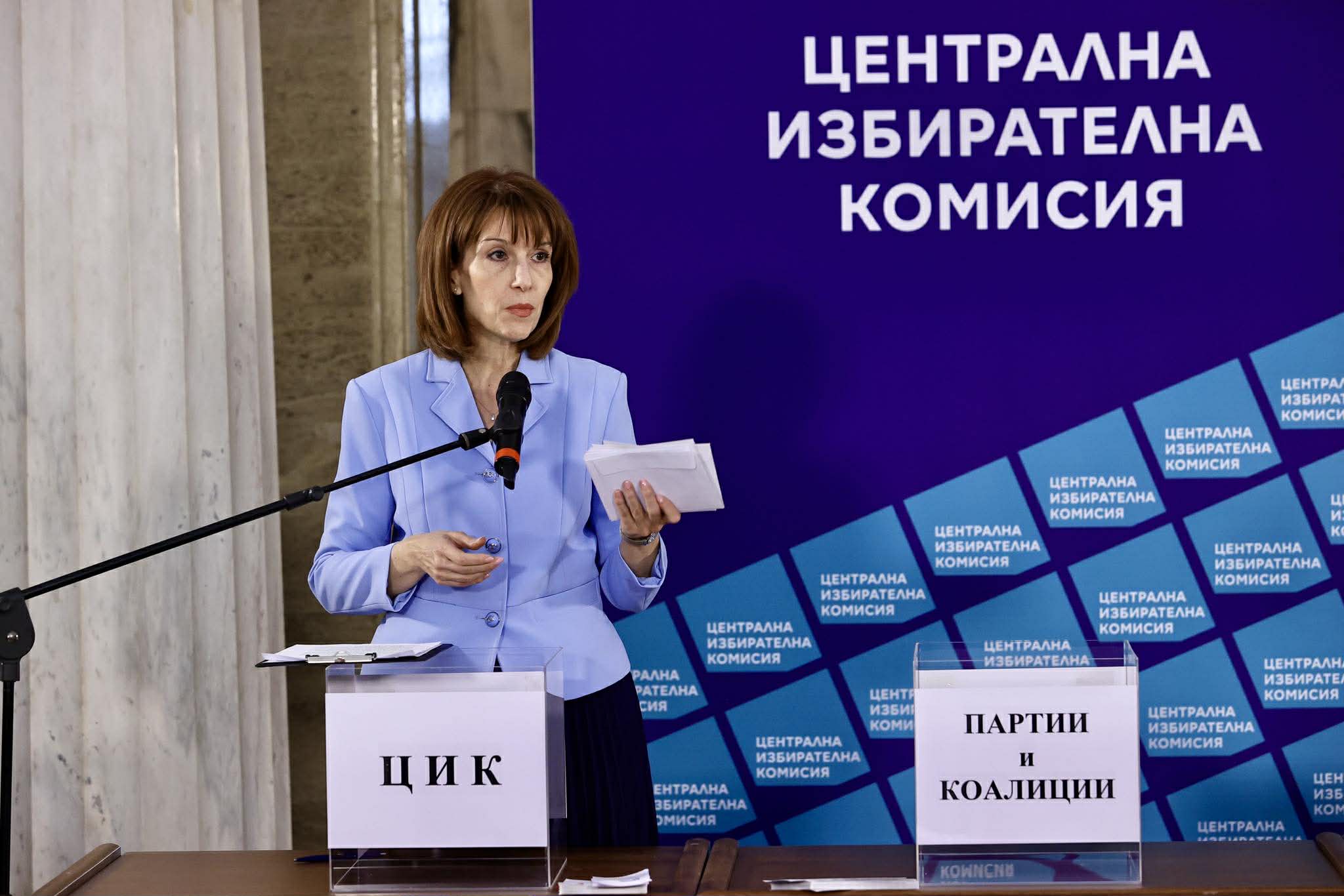 Първи искри след жребия на ЦИК: Вижте как политиците разчетоха номерата си за вота на 19 април