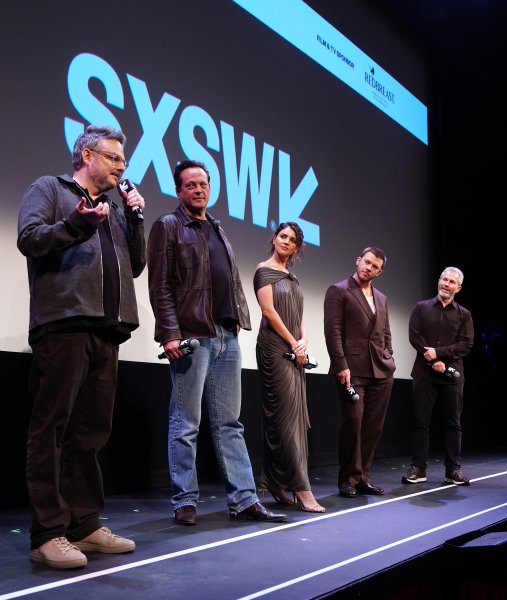 Ейса Гонсалес1