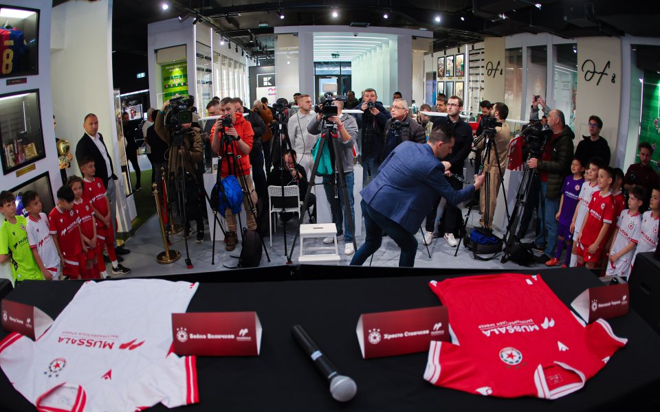 Стоичков и ЦСКА обявиха ново партньорство