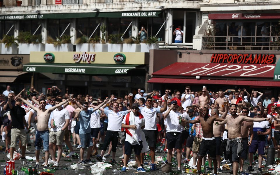 Криминализират влизането без билет на футболен мач в Англия