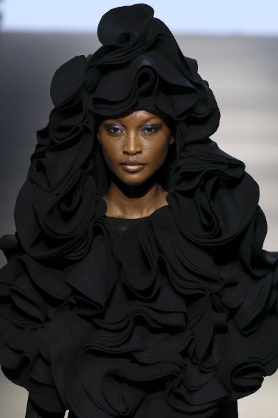 <p>Седмица на модата в Мадрид - Custo Barcelona представи нова колекция.</p>