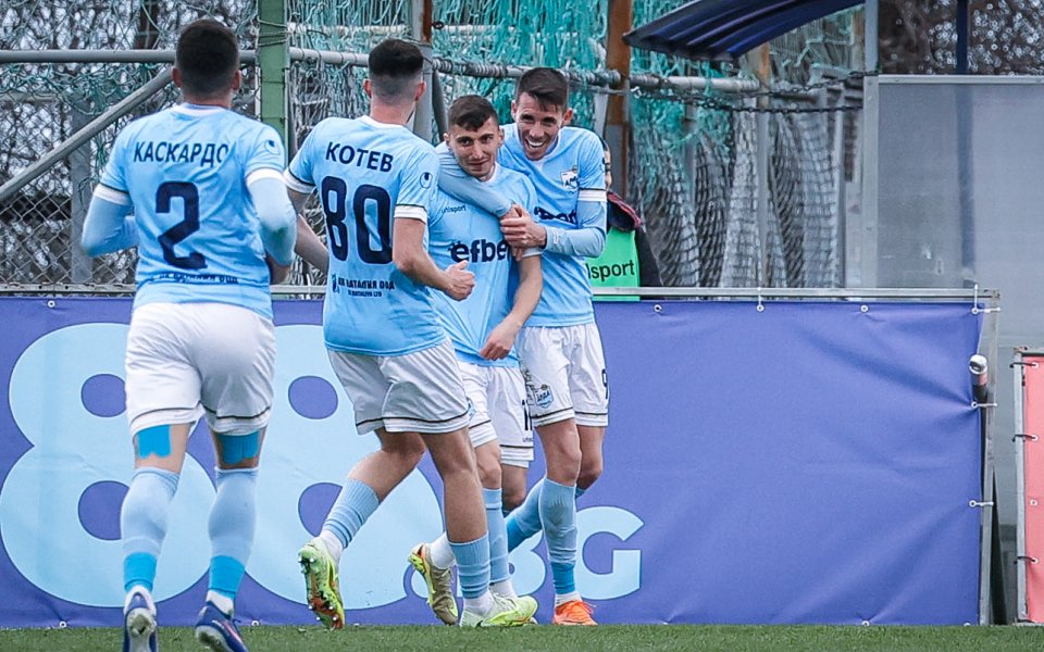 НА ЖИВО: Септември - Арда 1:4, Антонио Вутов с гол