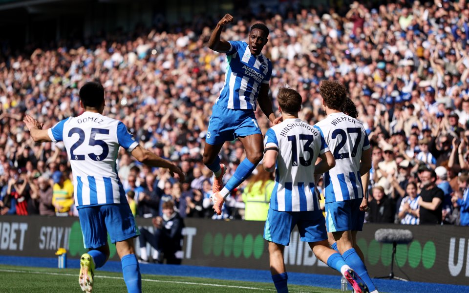 НА ЖИВО: Брайтън 1:1 Ливърпул, Керкез изравни след груба грешка на Дънк