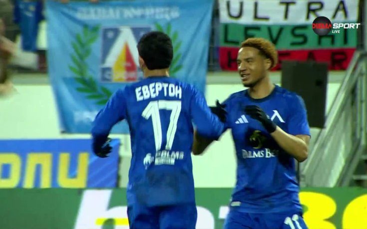 Автогол удвоява аванса на Левски